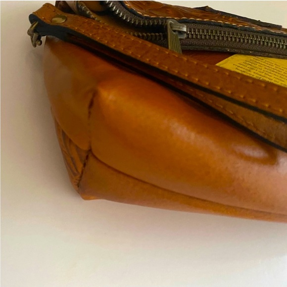Patricia Nash Wristlet NWOT - Picture 2 of 5